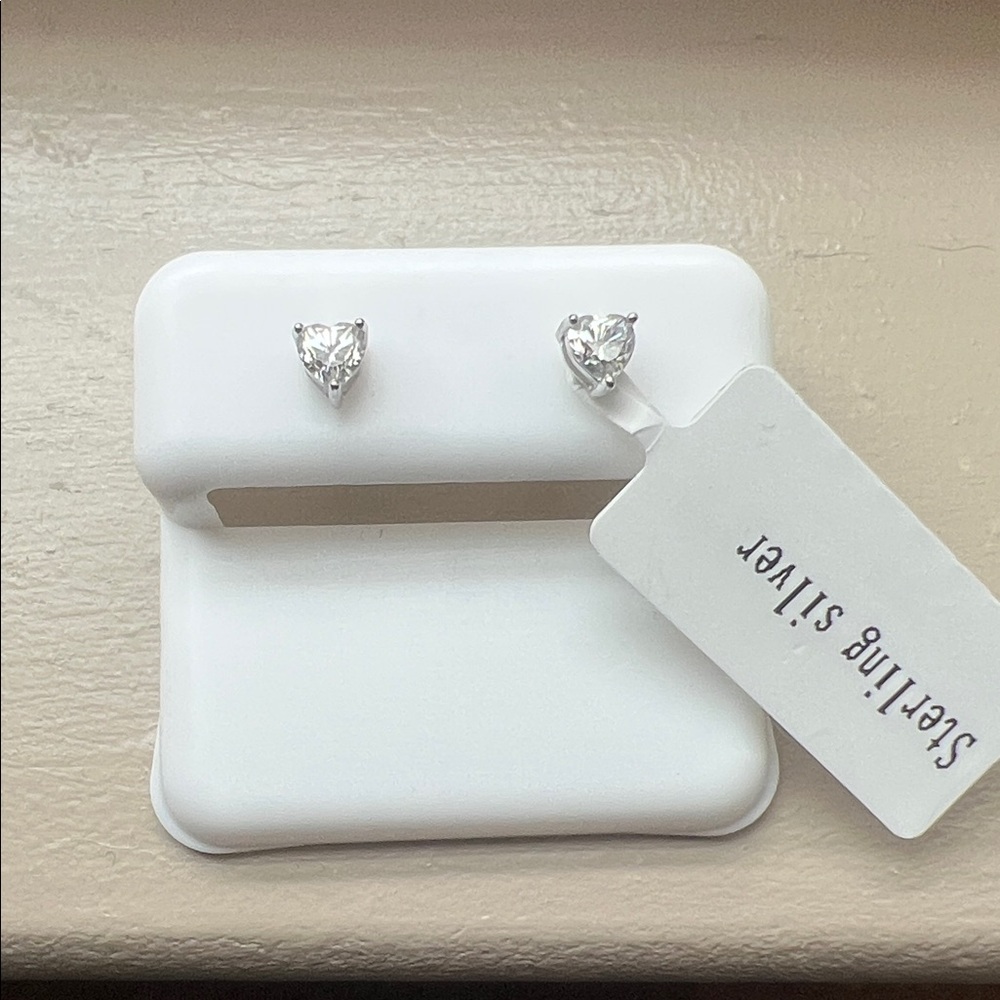 5/$35 Sterling Silver 4mm Heart Stud Earrings 0.6ct moissanite diamond